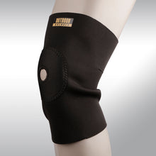 Load image into Gallery viewer, OUTDOOR AVENUES | OPEN PATELLA KNEE SUPPORT | CSMC081
